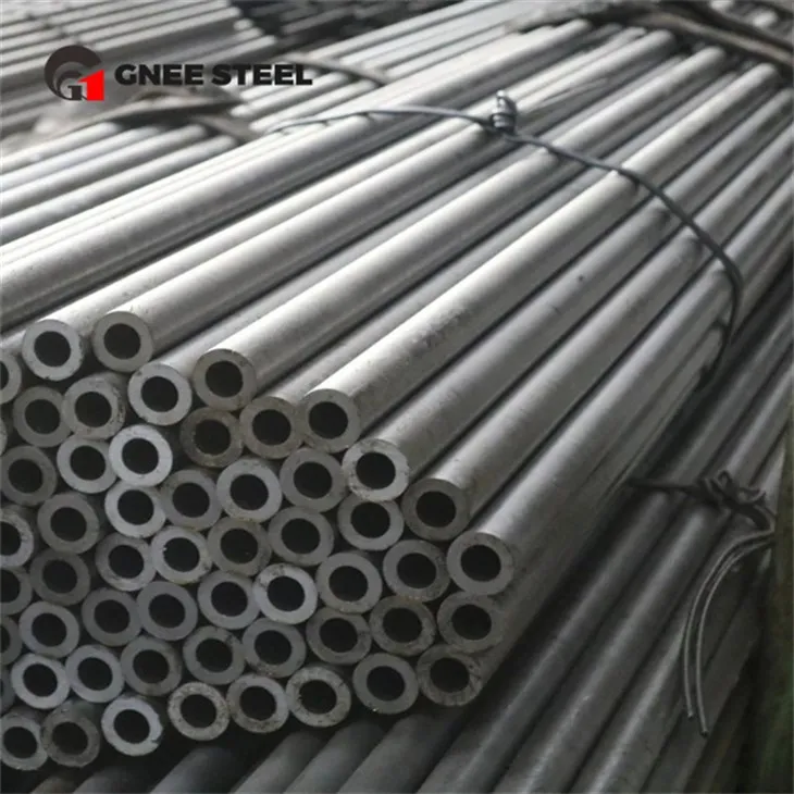DIN 1630 bezšuvju oglekļa tērauda caurule