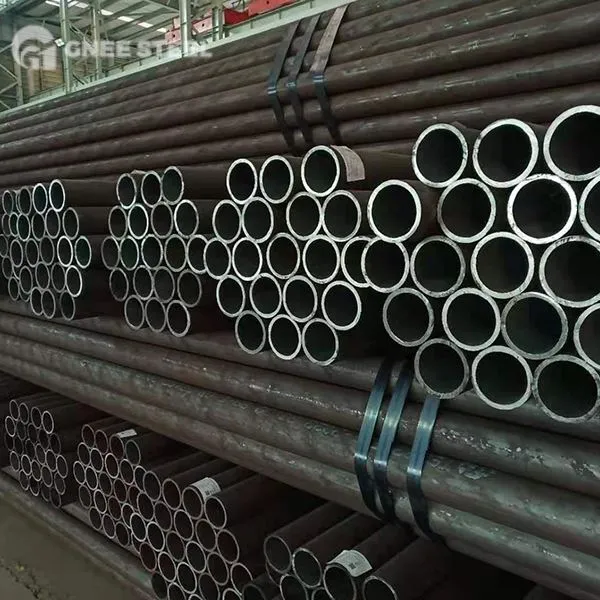 DIN 17175 St35.8 bezšuvju tērauda caurules